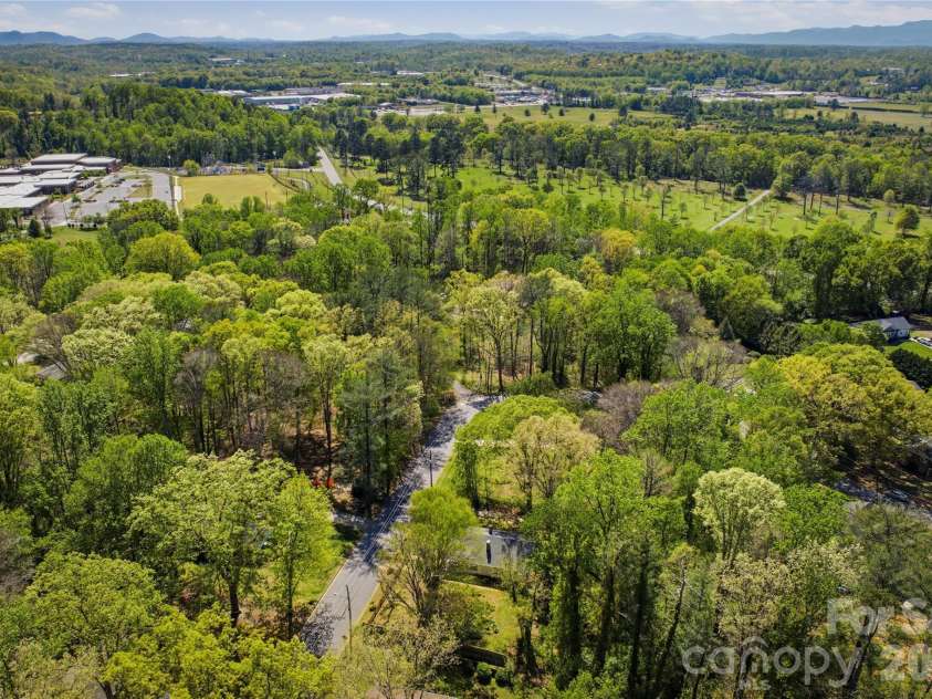 512 Alexander Avenue, Morganton, NC 28655.  MLS# CAR4370253, YatesRealty ID 13067. 