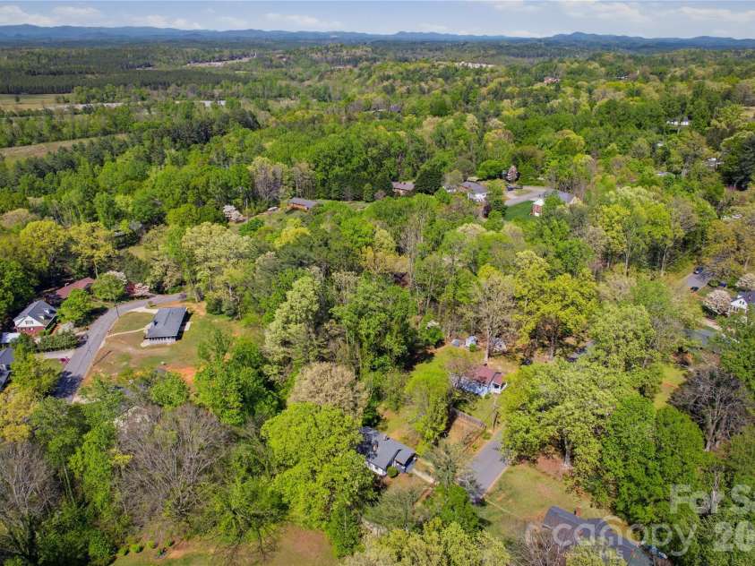 512 Alexander Avenue, Morganton, NC 28655.  MLS# CAR4370253, YatesRealty ID 13067. 