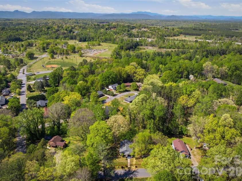512 Alexander Avenue, Morganton, NC 28655.  MLS# CAR4370253, YatesRealty ID 13067. 