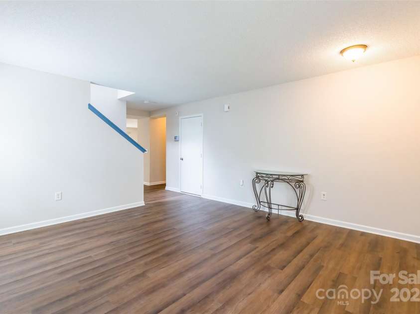 523 Tribune Drive, Charlotte, NC 28214.  MLS# CAR4245875, YatesRealty ID 13067. 