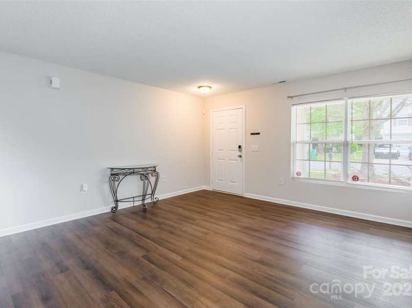 523 Tribune Drive, Charlotte, NC 28214.  MLS# CAR4245875, YatesRealty ID 13067. 
