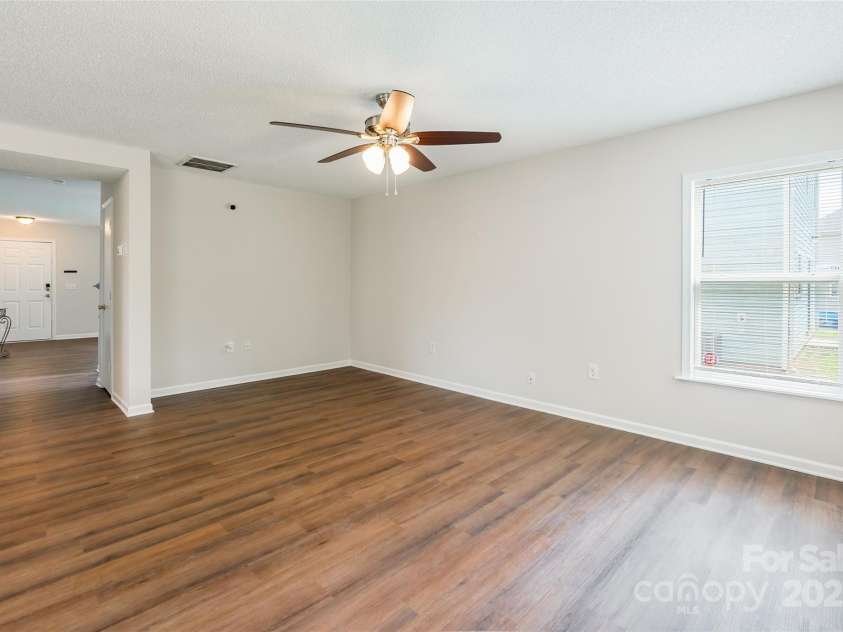523 Tribune Drive, Charlotte, NC 28214.  MLS# CAR4245875, YatesRealty ID 13067. 