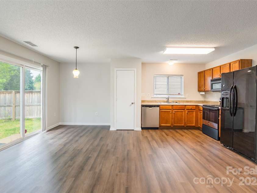523 Tribune Drive, Charlotte, NC 28214.  MLS# CAR4245875, YatesRealty ID 13067. 