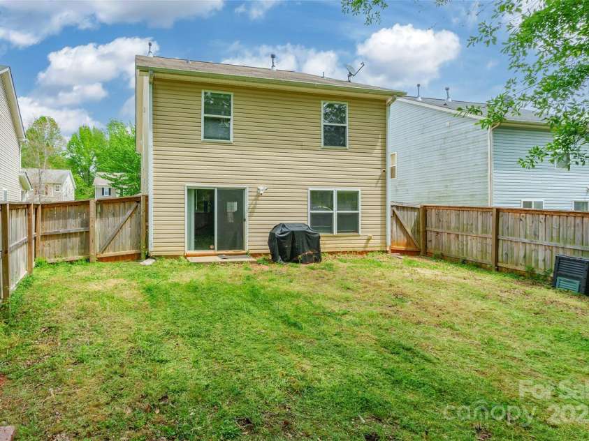 523 Tribune Drive, Charlotte, NC 28214.  MLS# CAR4245875, YatesRealty ID 13067. 