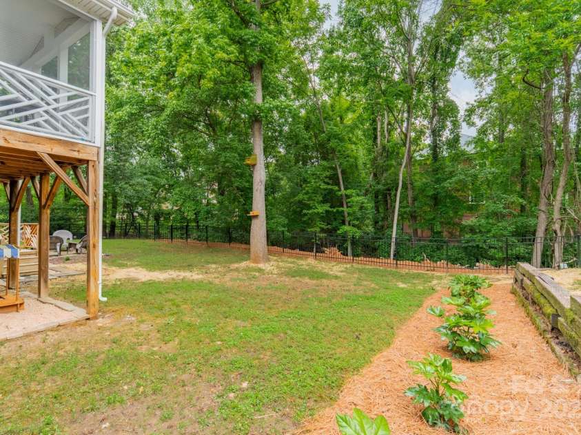 2907 Notchview Court, Charlotte, NC 28210.  MLS# CAR4257464, YatesRealty ID 13068. Backyard