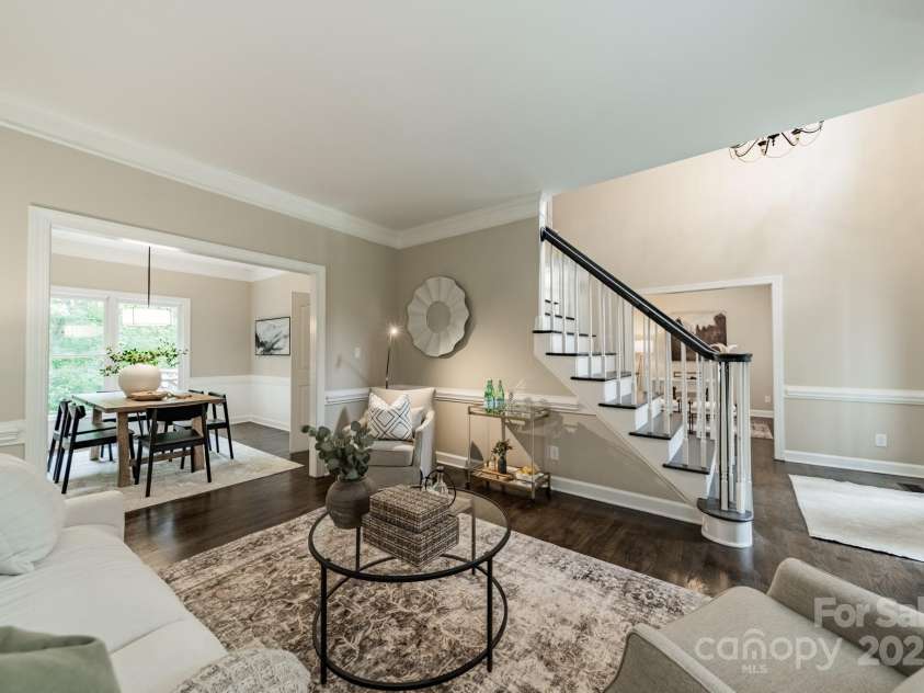2907 Notchview Court, Charlotte, NC 28210.  MLS# CAR4257464, YatesRealty ID 13068. Living Room