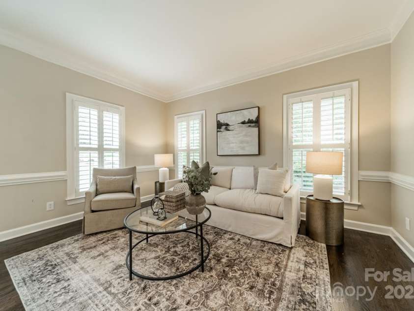 2907 Notchview Court, Charlotte, NC 28210.  MLS# CAR4257464, YatesRealty ID 13068. Living Room