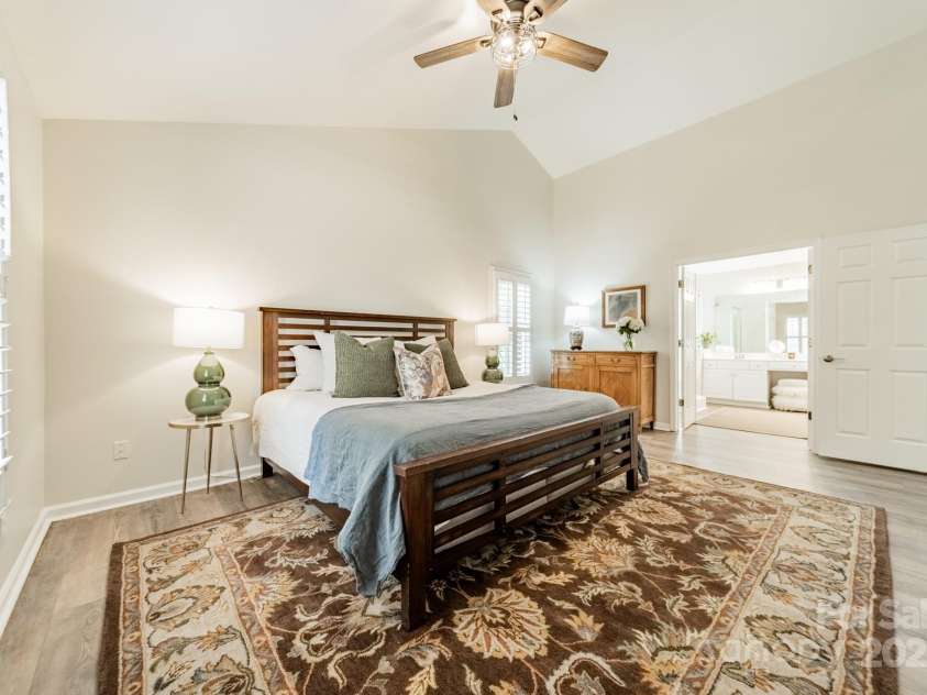 2907 Notchview Court, Charlotte, NC 28210.  MLS# CAR4257464, YatesRealty ID 13068. Primary Bedroom