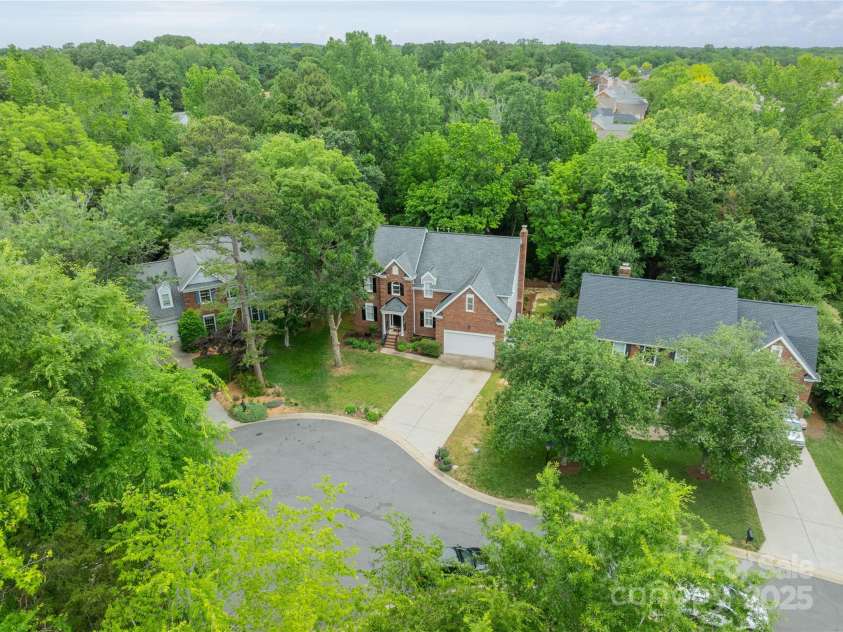 2907 Notchview Court, Charlotte, NC 28210.  MLS# CAR4257464, YatesRealty ID 13068. Welcome Home!