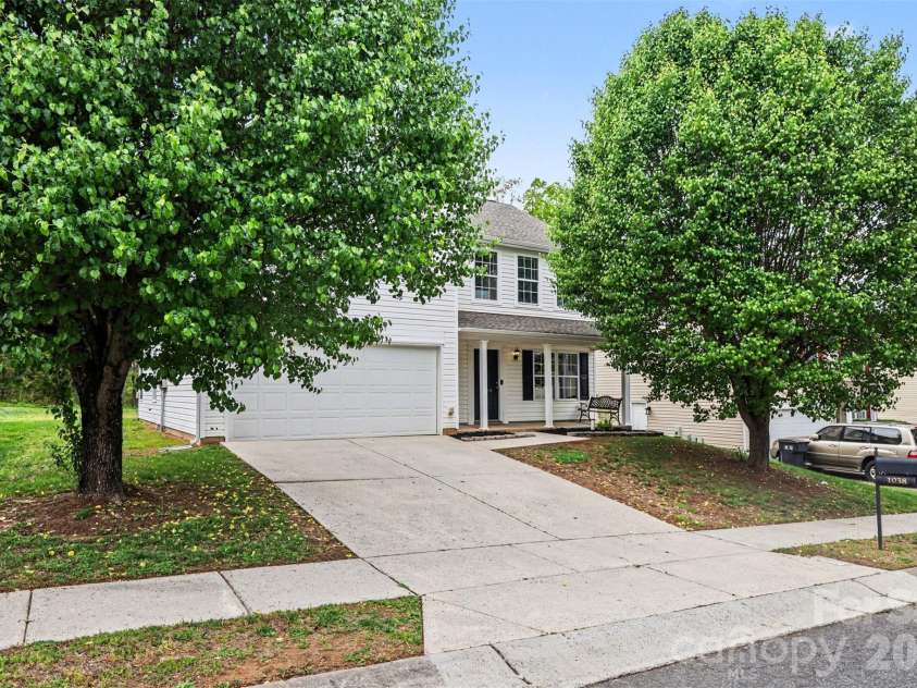 1038 Chalk Hill Lane, Charlotte, NC 28214.  MLS# CAR4363237, YatesRealty ID 13069. 