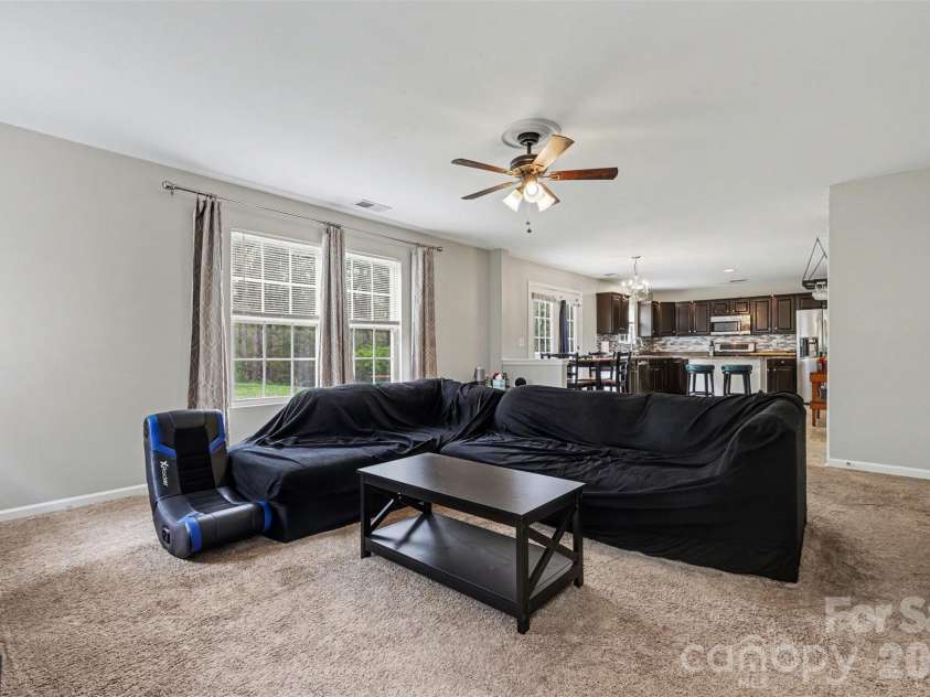 1038 Chalk Hill Lane, Charlotte, NC 28214.  MLS# CAR4363237, YatesRealty ID 13069. 
