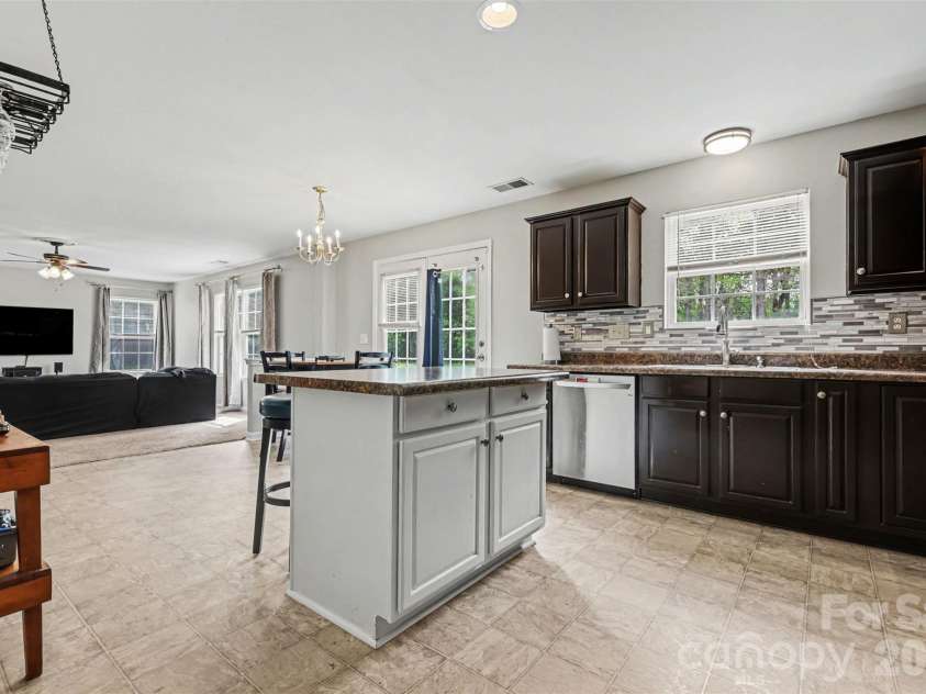 1038 Chalk Hill Lane, Charlotte, NC 28214.  MLS# CAR4363237, YatesRealty ID 13069. 