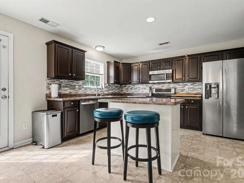 1038 Chalk Hill Lane, Charlotte, NC 28214.  MLS# CAR4363237, YatesRealty ID 13069. 