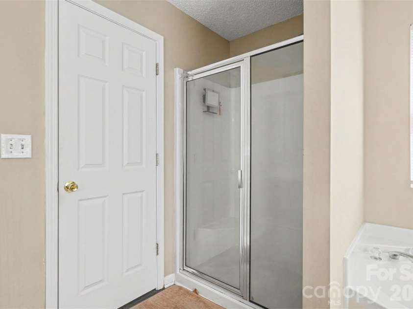 1038 Chalk Hill Lane, Charlotte, NC 28214.  MLS# CAR4363237, YatesRealty ID 13069. 