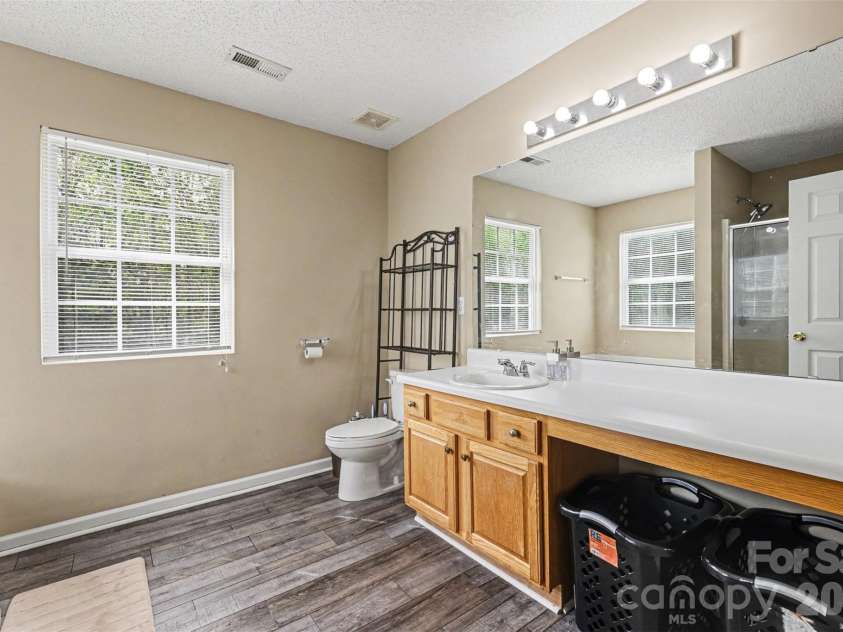 1038 Chalk Hill Lane, Charlotte, NC 28214.  MLS# CAR4363237, YatesRealty ID 13069. 