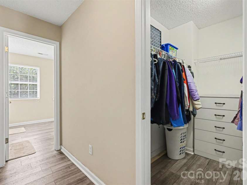 1038 Chalk Hill Lane, Charlotte, NC 28214.  MLS# CAR4363237, YatesRealty ID 13069. 