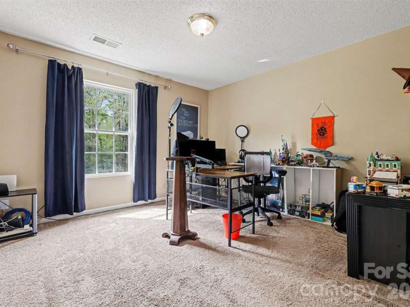 1038 Chalk Hill Lane, Charlotte, NC 28214.  MLS# CAR4363237, YatesRealty ID 13069. 