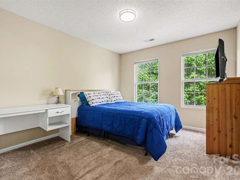 1038 Chalk Hill Lane, Charlotte, NC 28214.  MLS# CAR4363237, YatesRealty ID 13069. 