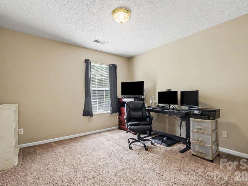 1038 Chalk Hill Lane, Charlotte, NC 28214.  MLS# CAR4363237, YatesRealty ID 13069. 