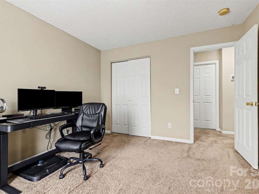 1038 Chalk Hill Lane, Charlotte, NC 28214.  MLS# CAR4363237, YatesRealty ID 13069. 
