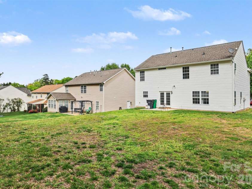 1038 Chalk Hill Lane, Charlotte, NC 28214.  MLS# CAR4363237, YatesRealty ID 13069. 