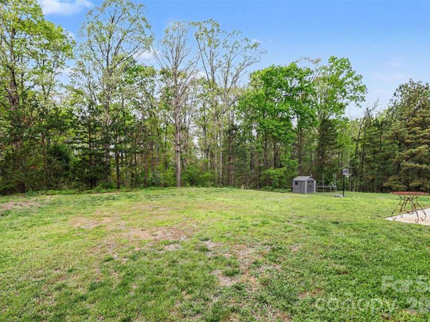 1038 Chalk Hill Lane, Charlotte, NC 28214.  MLS# CAR4363237, YatesRealty ID 13069. 