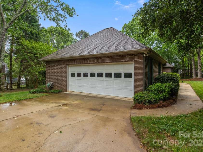 8368 Fairfield Forest Road, Denver, NC 28037.  MLS# CAR4251770, YatesRealty ID 13069. 