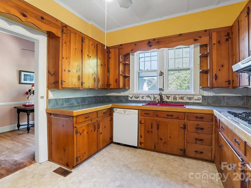 213 Brent Street, Wadesboro, NC 28170.  MLS# CAR4289653, YatesRealty ID 1307. 