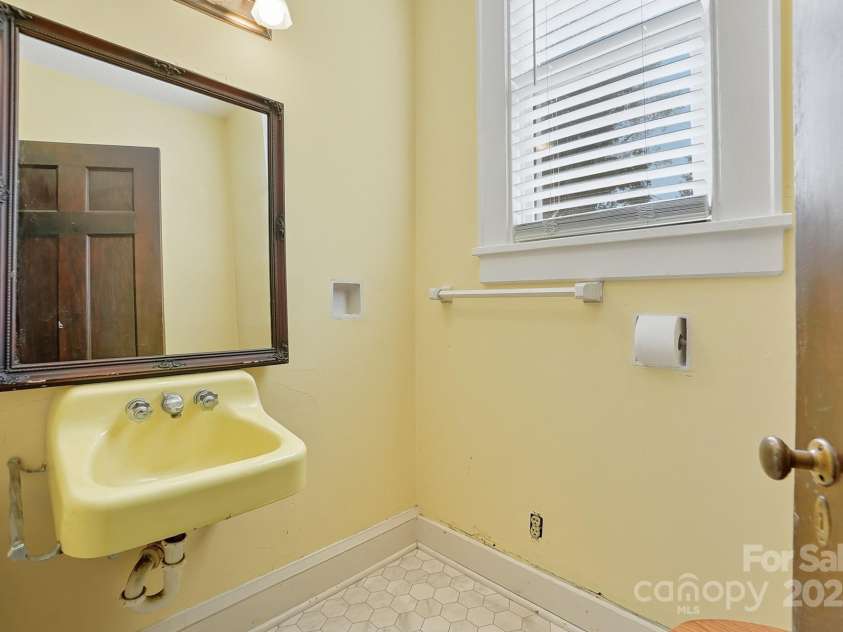 213 Brent Street, Wadesboro, NC 28170.  MLS# CAR4289653, YatesRealty ID 1307. 