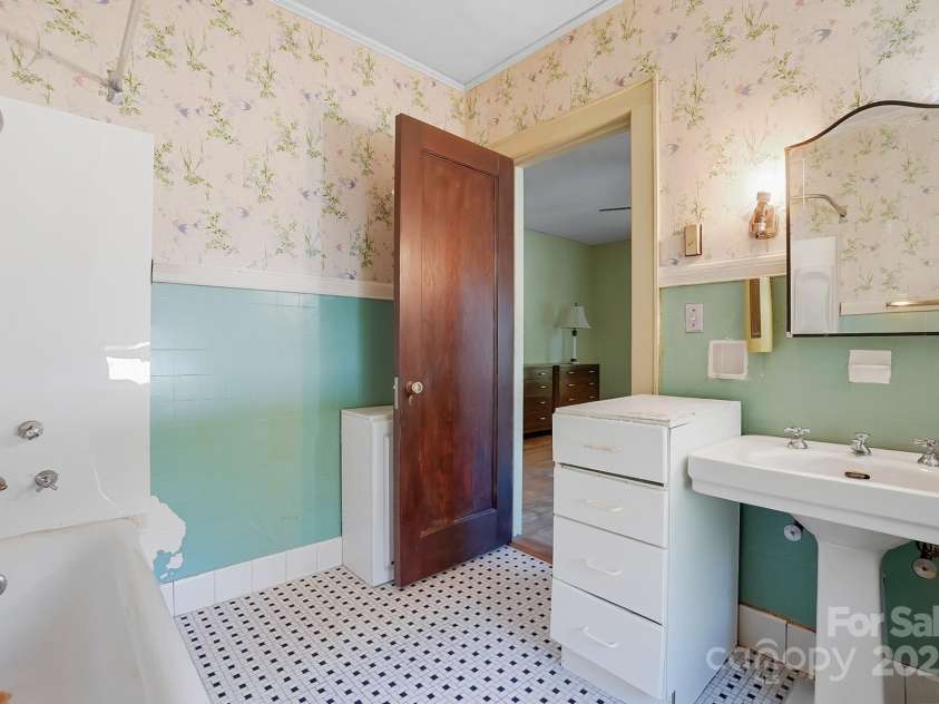 213 Brent Street, Wadesboro, NC 28170.  MLS# CAR4289653, YatesRealty ID 1307. 