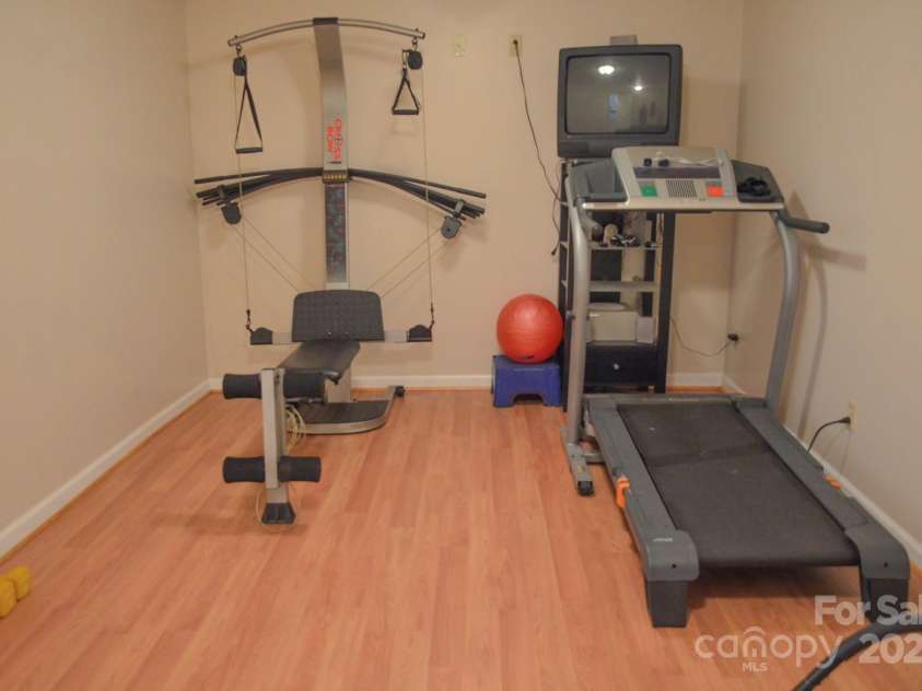 5665 Gold Creek Bay Drive, Hickory, NC 28601.  MLS# CAR4286069, YatesRealty ID 1307. Gym Room