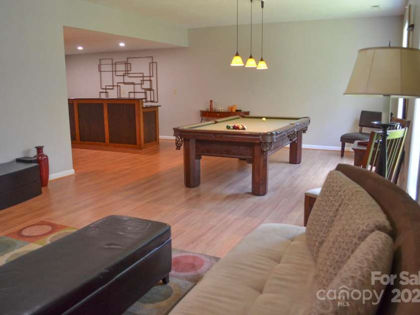 5665 Gold Creek Bay Drive, Hickory, NC 28601.  MLS# CAR4286069, YatesRealty ID 1307. Recreation Room
