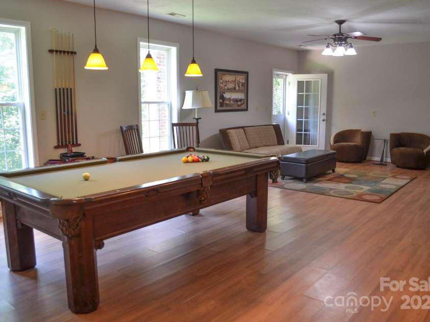 5665 Gold Creek Bay Drive, Hickory, NC 28601.  MLS# CAR4286069, YatesRealty ID 1307. Recreation Room