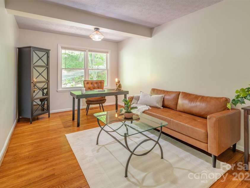 14 Parkview Drive, Asheville, NC 28805.  MLS# CAR4245695, YatesRealty ID 13070. 2nd guest bedroom great for a office or nursery