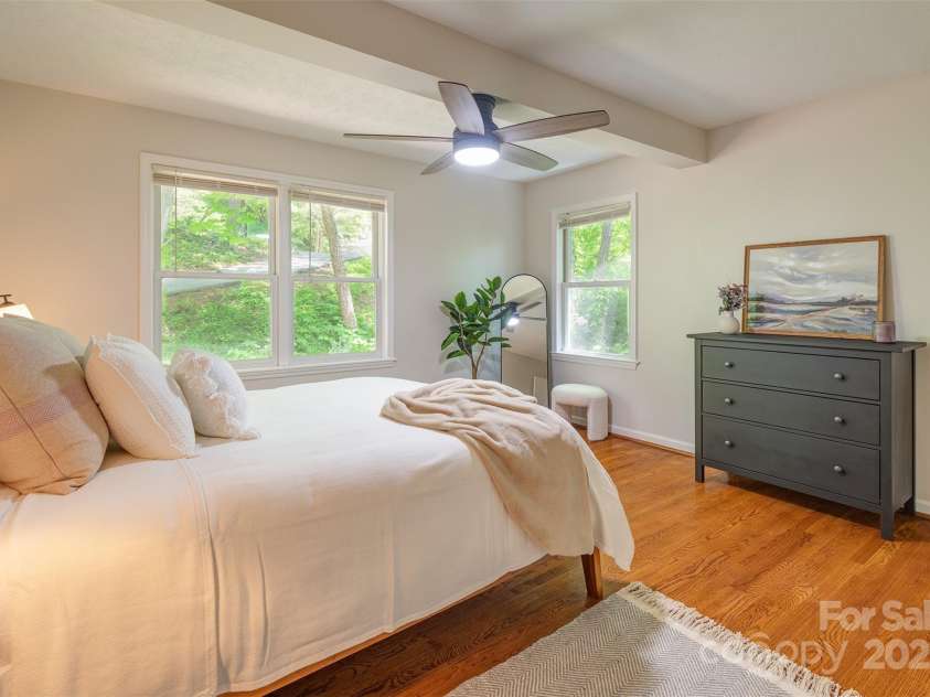 14 Parkview Drive, Asheville, NC 28805.  MLS# CAR4245695, YatesRealty ID 13070. Guest bedroom with tons of natural light