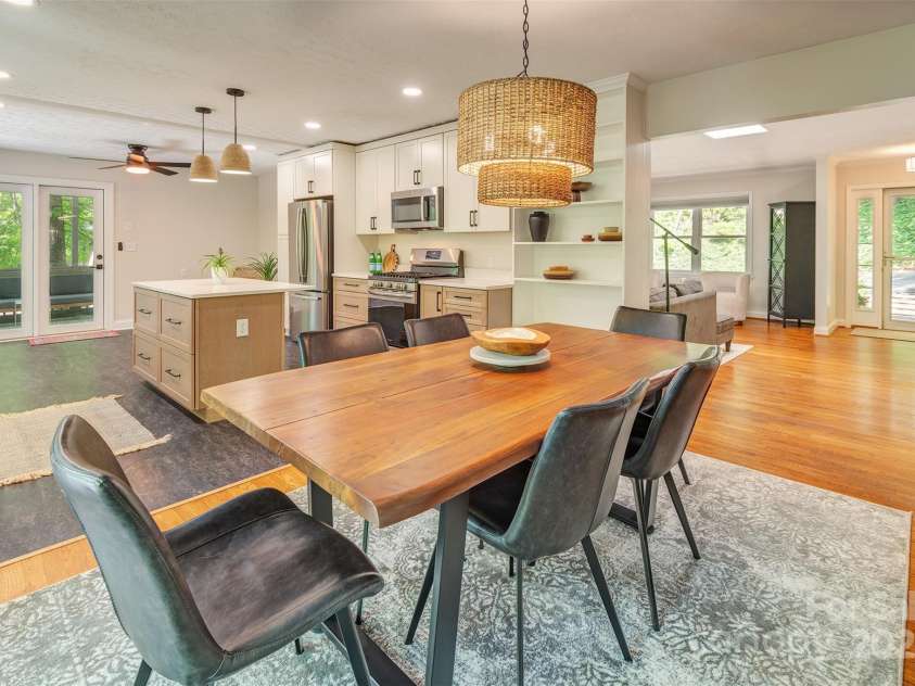 14 Parkview Drive, Asheville, NC 28805.  MLS# CAR4245695, YatesRealty ID 13070. Open concept kitchen dining provides great flow to the main living area.