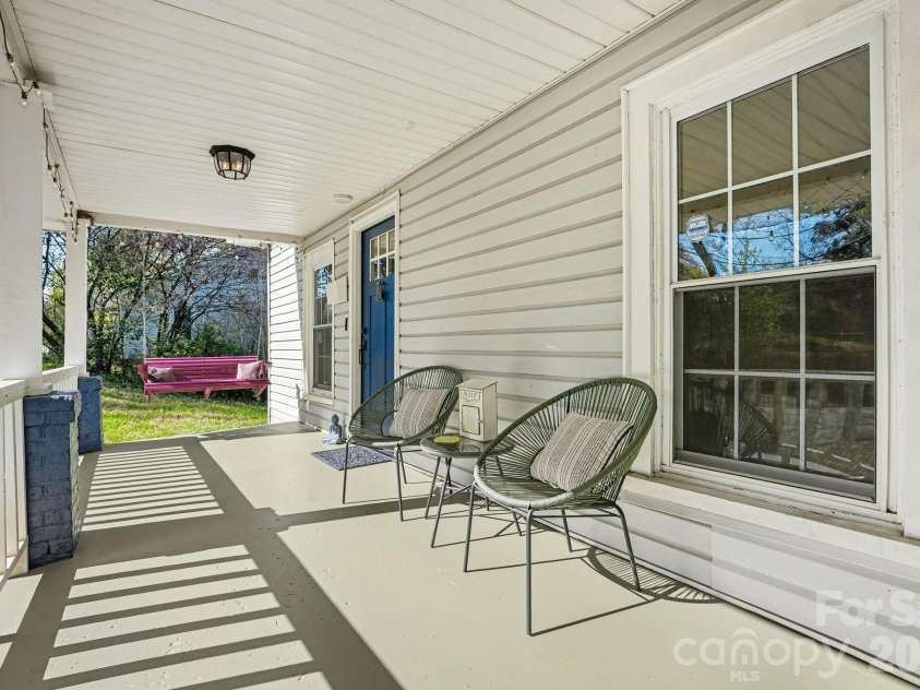 224 Catawba Avenue, Mooresville, NC 28115.  MLS# CAR4353590, YatesRealty ID 13070. 