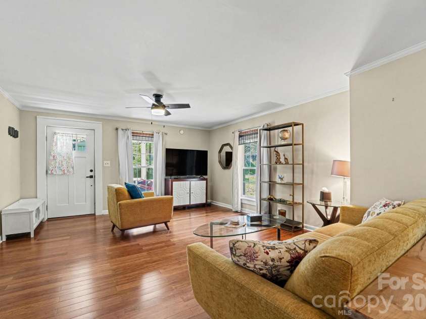 224 Catawba Avenue, Mooresville, NC 28115.  MLS# CAR4353590, YatesRealty ID 13070. 