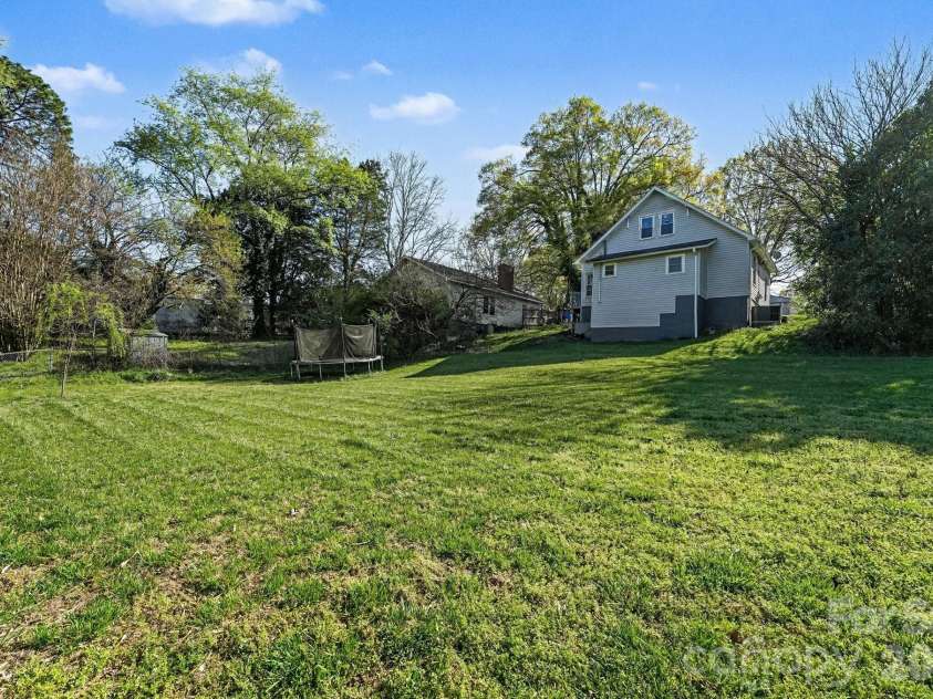 224 Catawba Avenue, Mooresville, NC 28115.  MLS# CAR4353590, YatesRealty ID 13070. 