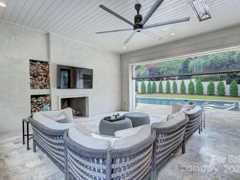 1919 Shoreham Drive, Charlotte, NC 28211.  MLS# CAR4250427, YatesRealty ID 13071. 