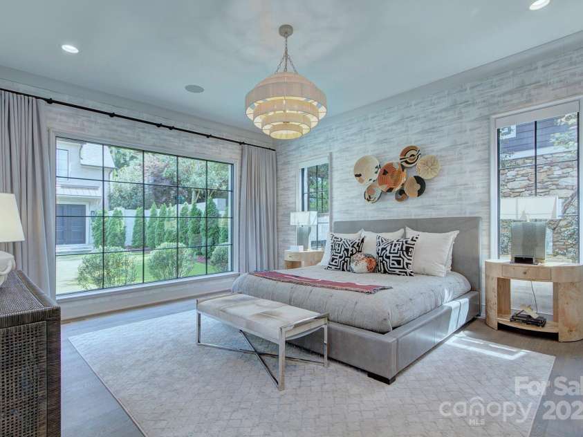 1919 Shoreham Drive, Charlotte, NC 28211.  MLS# CAR4250427, YatesRealty ID 13071. 