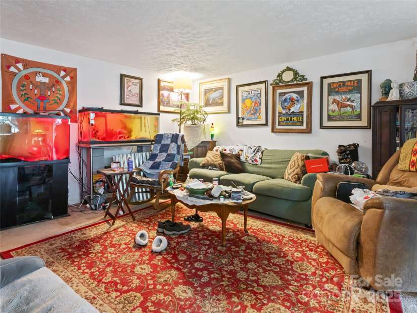 621 Price Road, Hendersonville, NC 28739.  MLS# CAR4245702, YatesRealty ID 13072. 