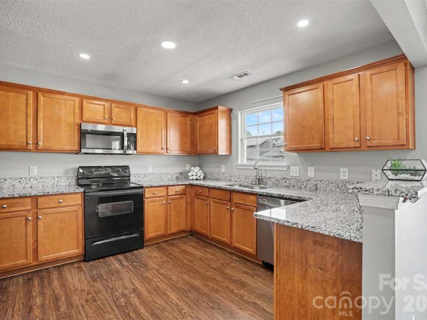 8623 Strider Drive, Charlotte, NC 28212.  MLS# CAR4362536, YatesRealty ID 13072. 