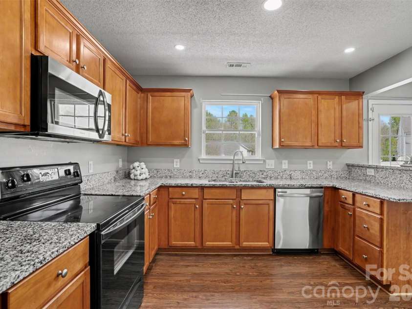 8623 Strider Drive, Charlotte, NC 28212.  MLS# CAR4362536, YatesRealty ID 13072. 