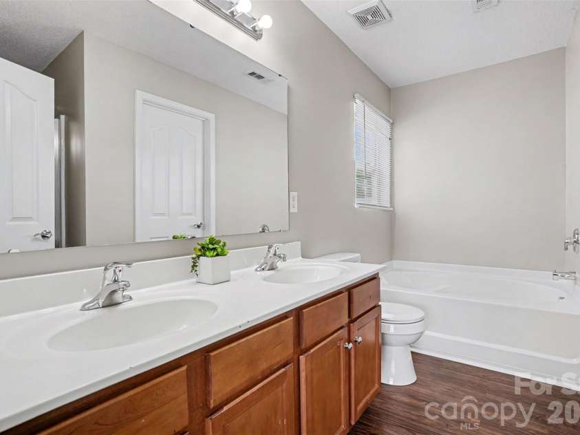 8623 Strider Drive, Charlotte, NC 28212.  MLS# CAR4362536, YatesRealty ID 13072. 