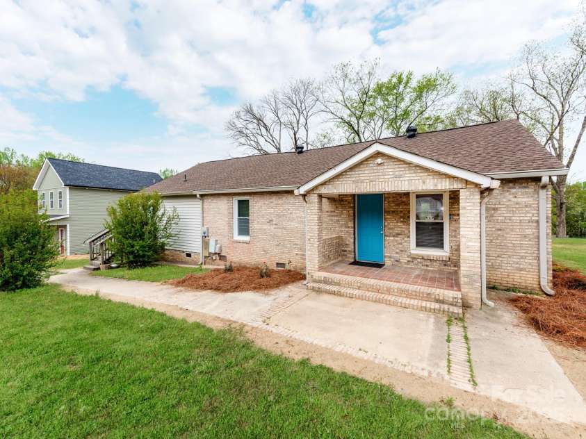 1401 Birch Street, Kannapolis, NC 28081.  MLS# CAR4238411, YatesRealty ID 13074. 