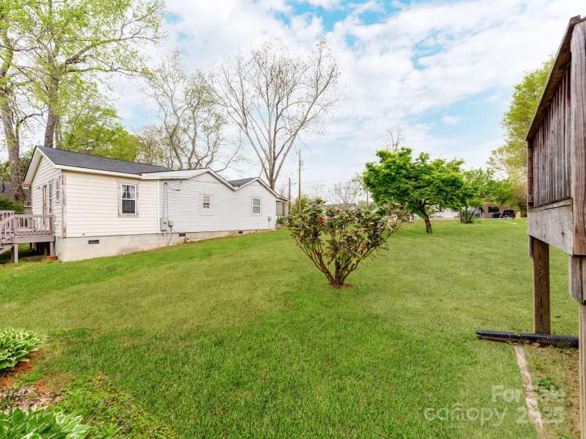 1401 Birch Street, Kannapolis, NC 28081.  MLS# CAR4238411, YatesRealty ID 13074. 