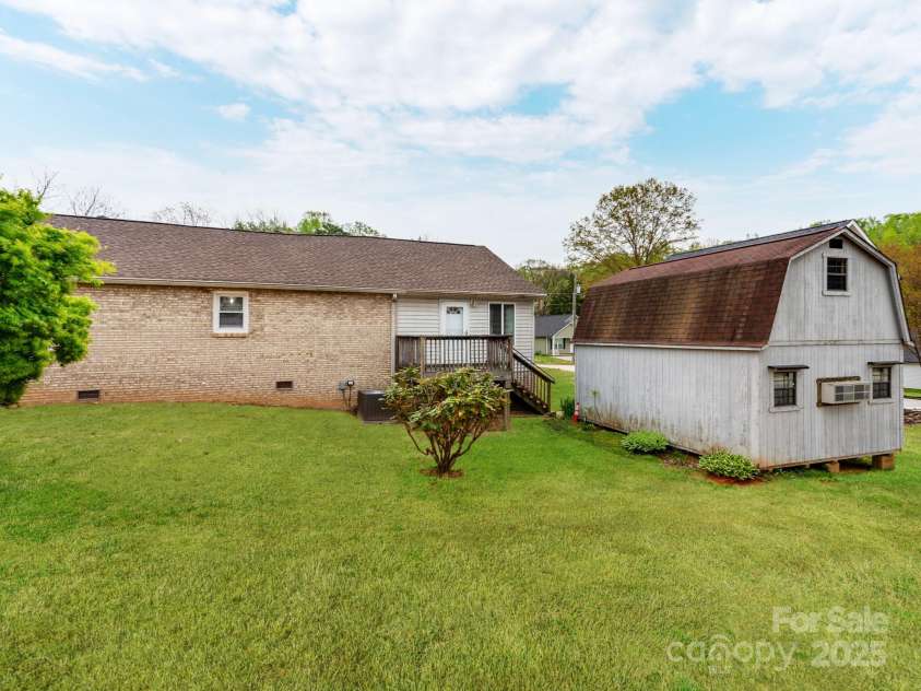 1401 Birch Street, Kannapolis, NC 28081.  MLS# CAR4238411, YatesRealty ID 13074. 