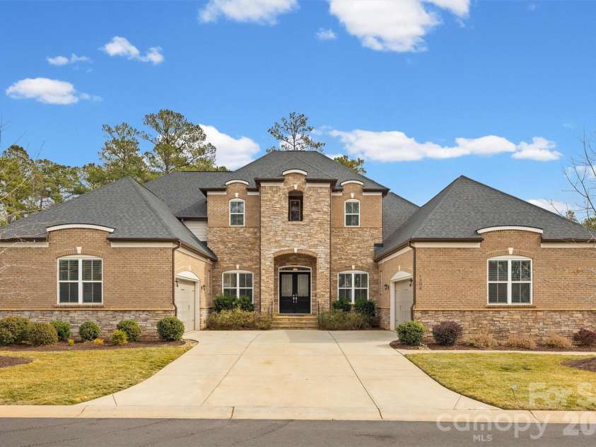1508 Amanda Drive, Matthews, NC 28104.  MLS# CAR4367285, YatesRealty ID 13077. 