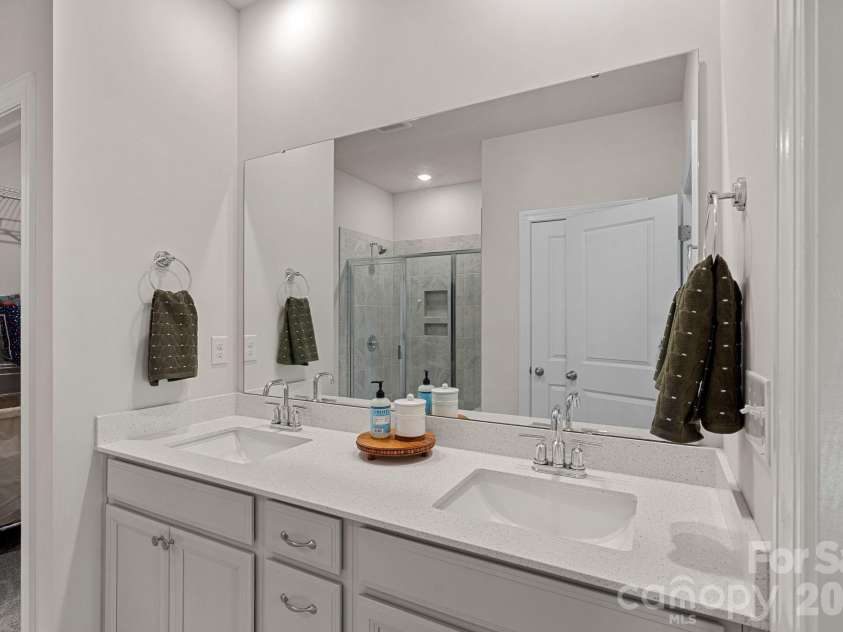3941 Isenhour Road, Kannapolis, NC 28081.  MLS# CAR4356574, YatesRealty ID 13078. Primary bathroom